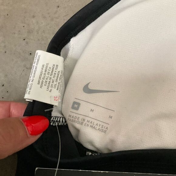 Nike Ribbed Onepiece Swimsuit - Picture 3 of 4